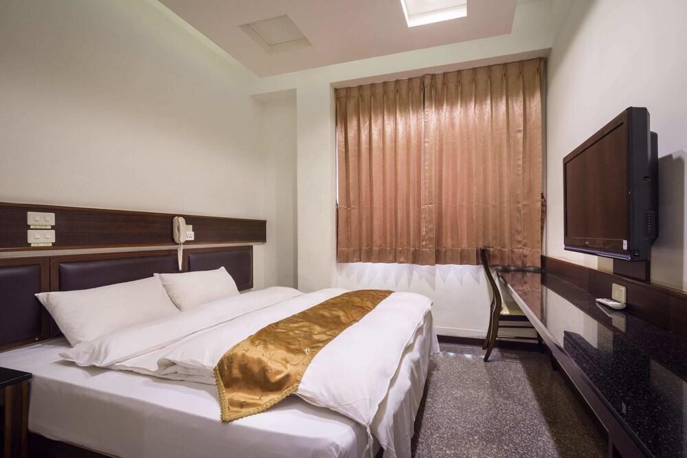 Twinstar Hotel Тайчжун Экстерьер фото