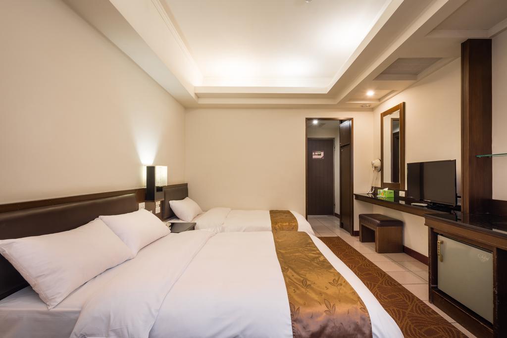 Twinstar Hotel Тайчжун Экстерьер фото