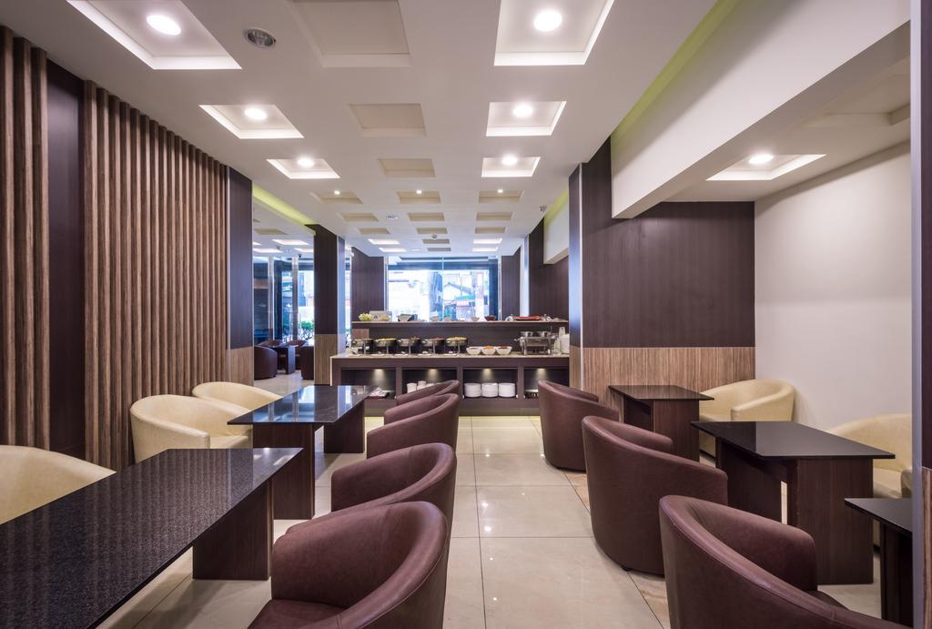 Twinstar Hotel Тайчжун Экстерьер фото