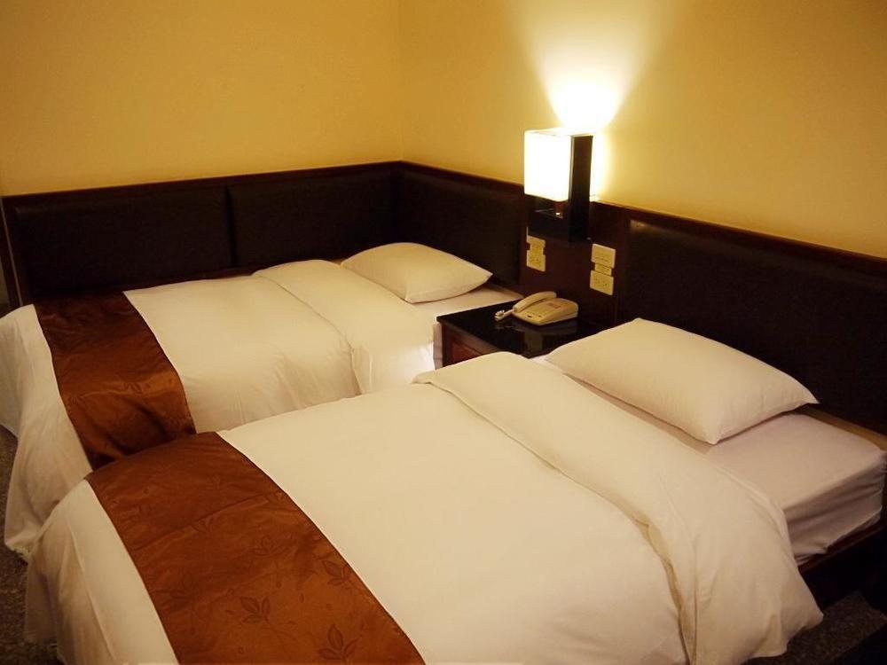 Twinstar Hotel Тайчжун Экстерьер фото