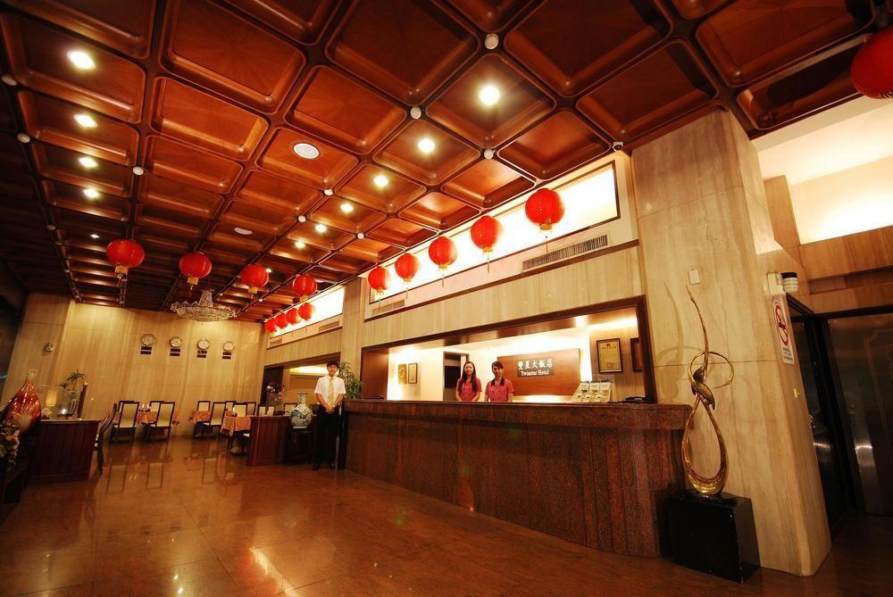 Twinstar Hotel Тайчжун Экстерьер фото