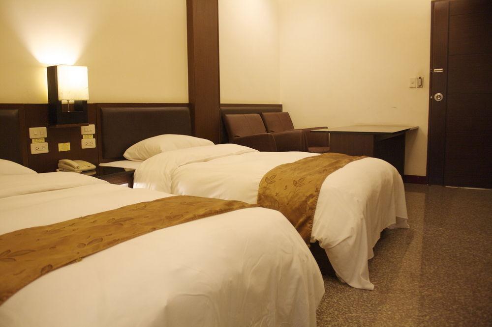 Twinstar Hotel Тайчжун Экстерьер фото