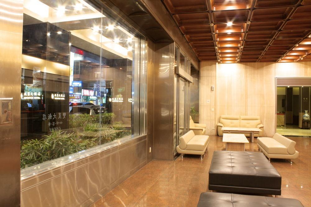 Twinstar Hotel Тайчжун Экстерьер фото