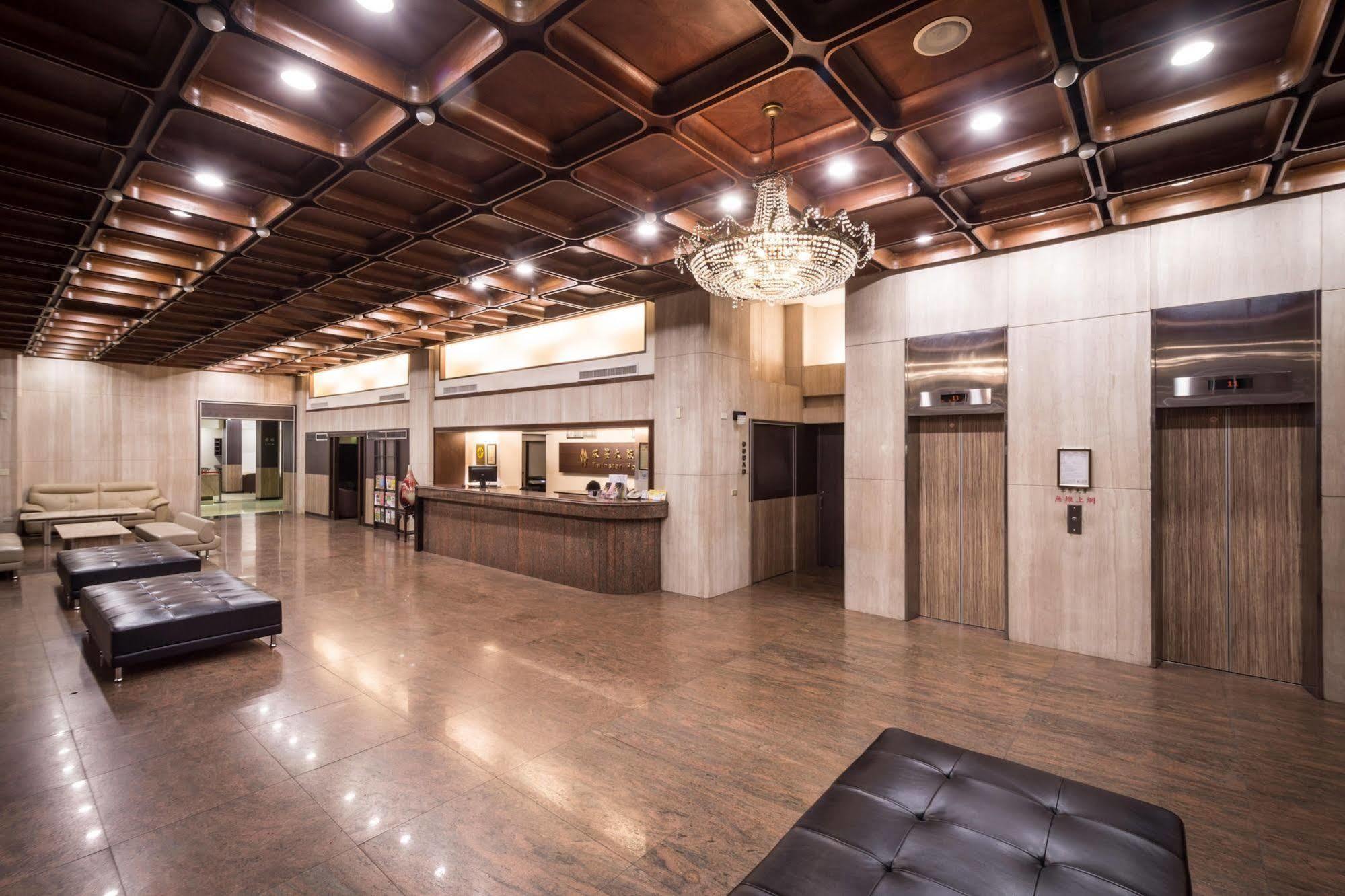 Twinstar Hotel Тайчжун Экстерьер фото