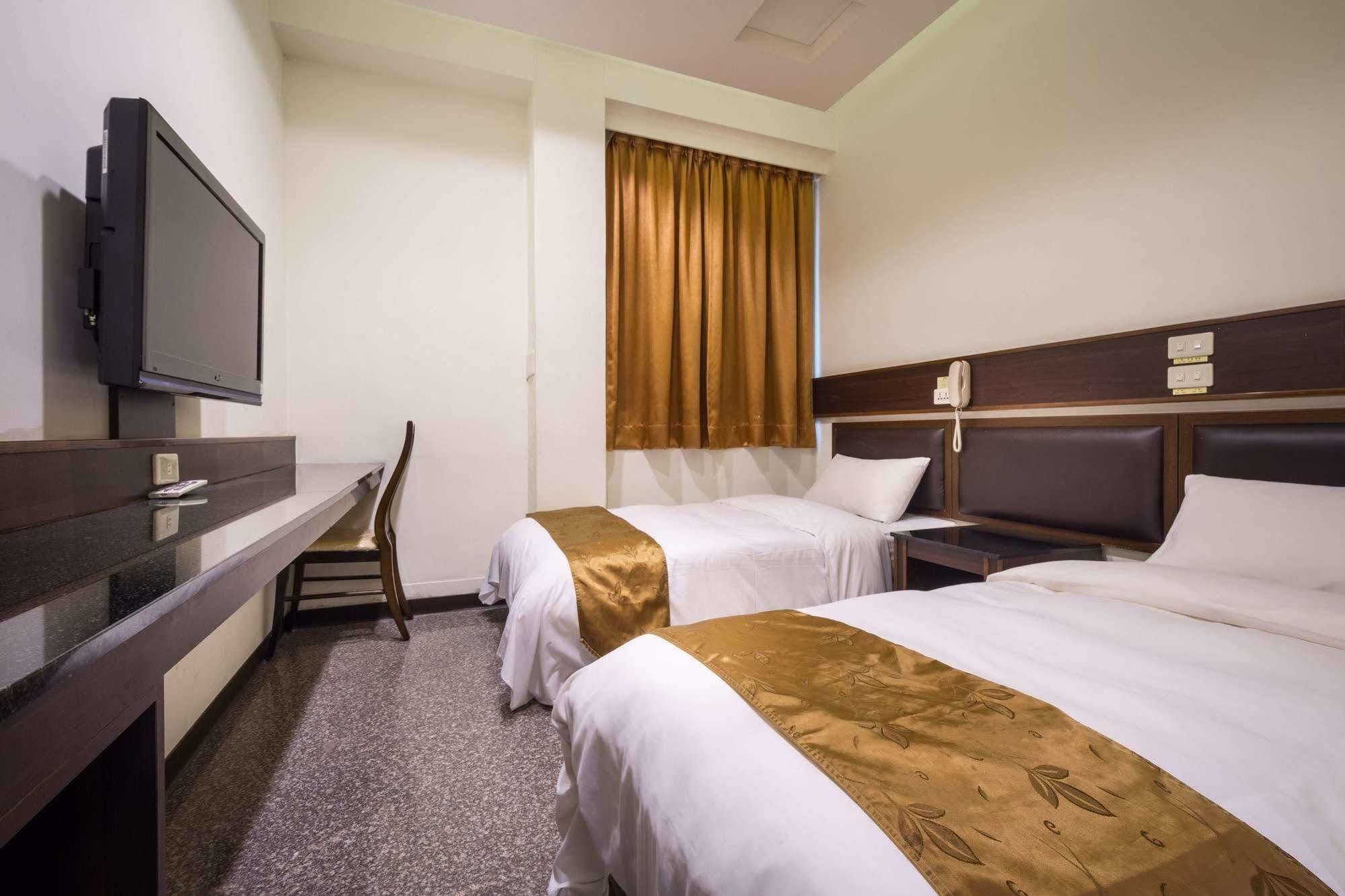 Twinstar Hotel Тайчжун Экстерьер фото