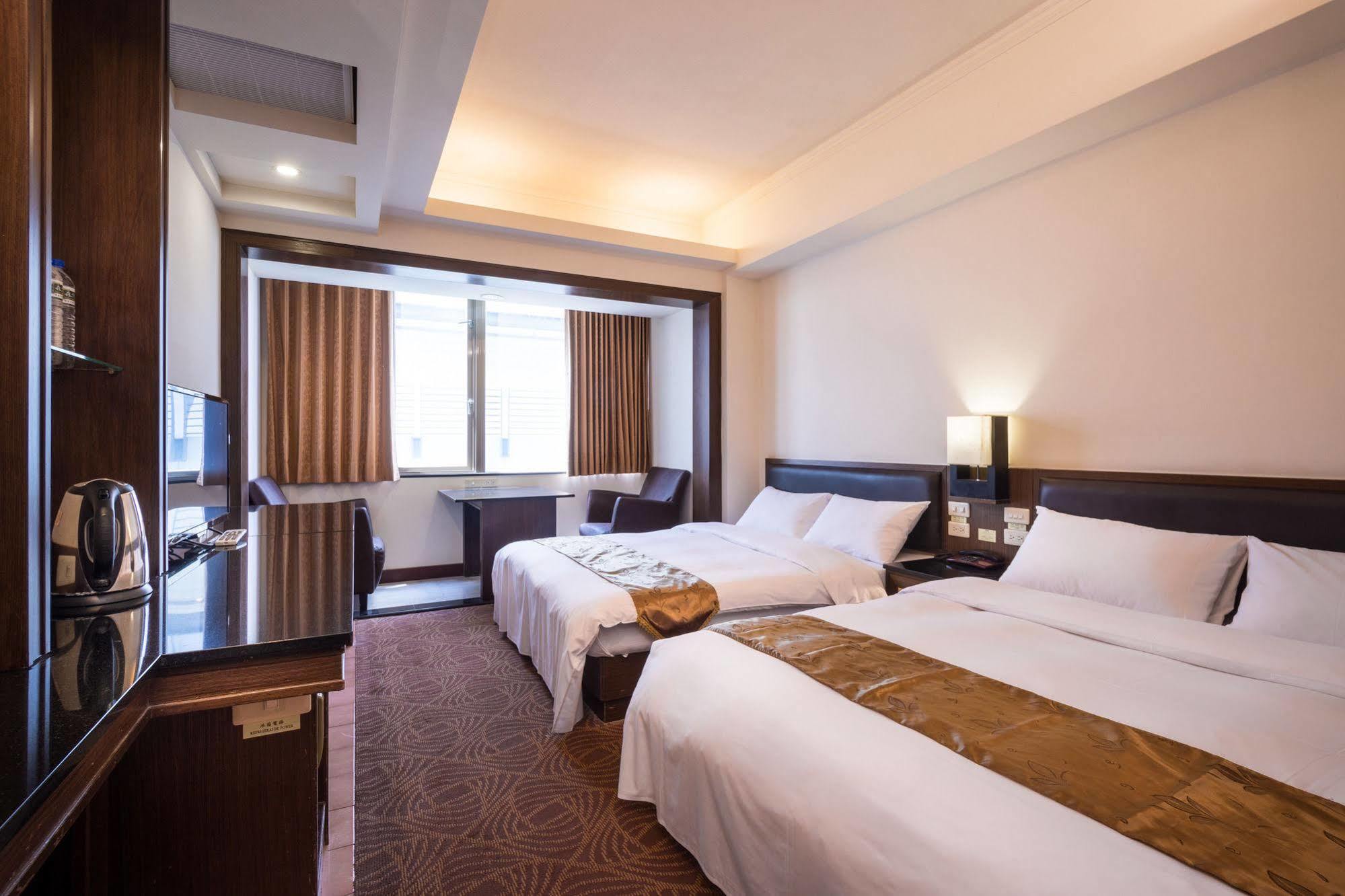 Twinstar Hotel Тайчжун Экстерьер фото